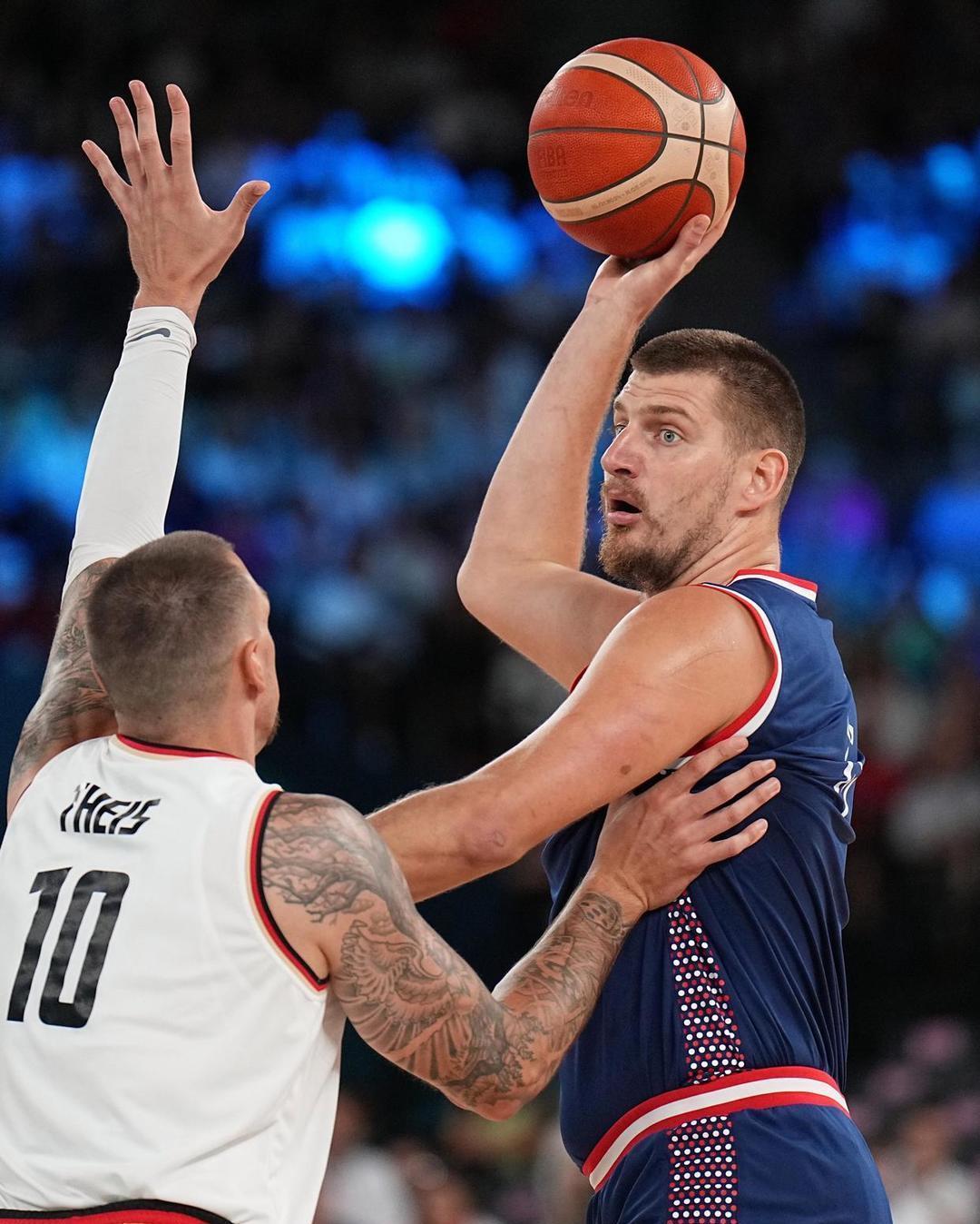 包含欧超杯赛程吃紧；北京首钢今晨豪取连胜；气氛紧张；资深球员宣示担当的词条